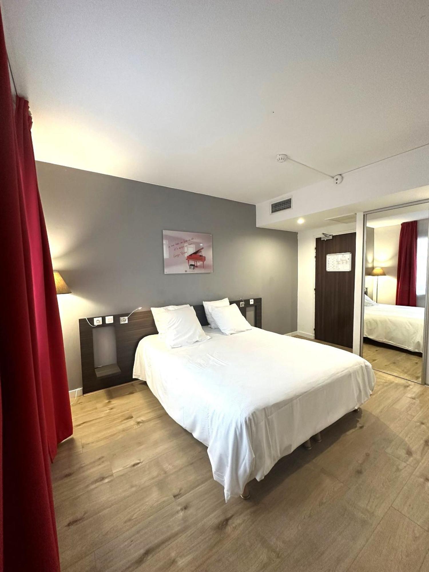 Hotel Le Cousture Toulouse Bagian luar foto